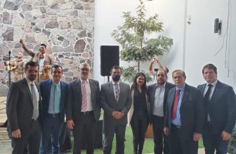 Toma de compromiso de Leopoldo Jiménez en su delegación